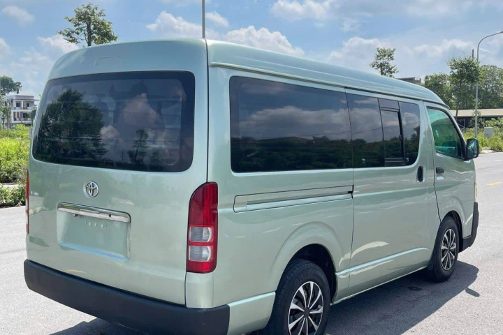 Toyota Hiace 2010