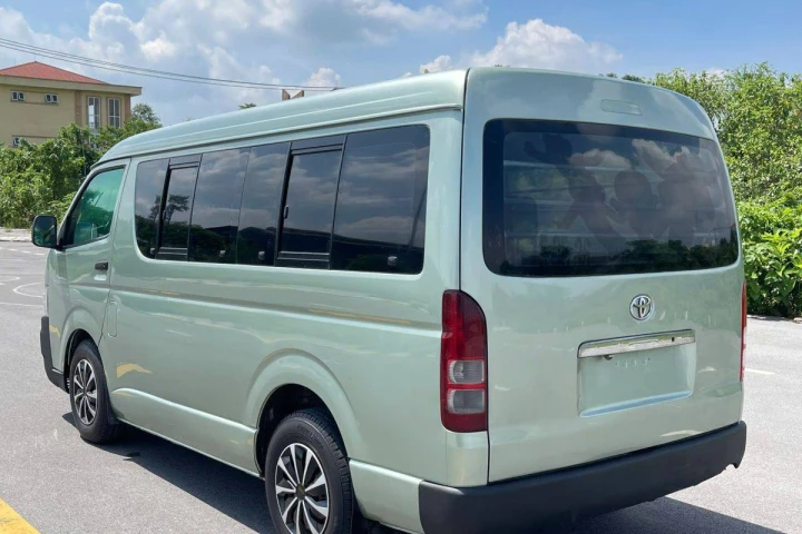 Toyota Hiace 2010