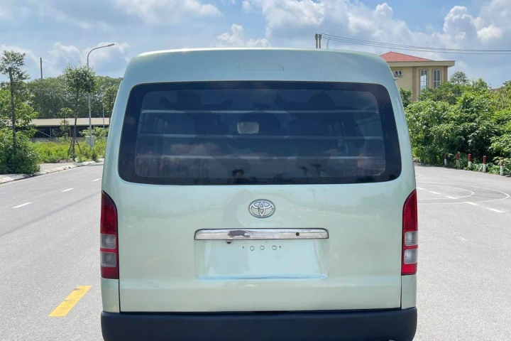 Toyota Hiace 2010