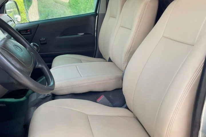 Toyota Hiace 2010