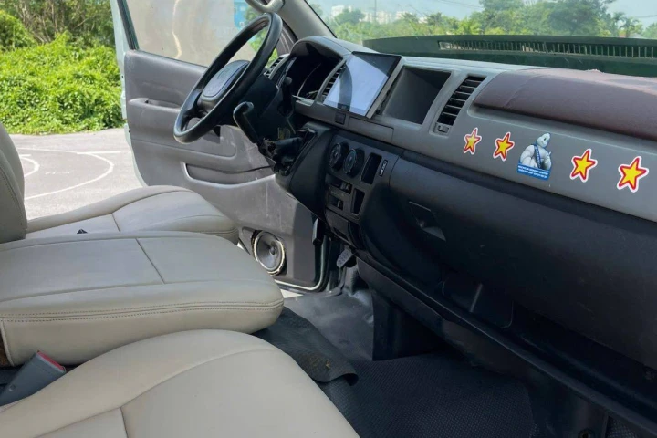 Toyota Hiace 2010