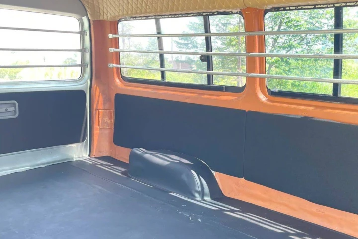 Toyota Hiace 2010