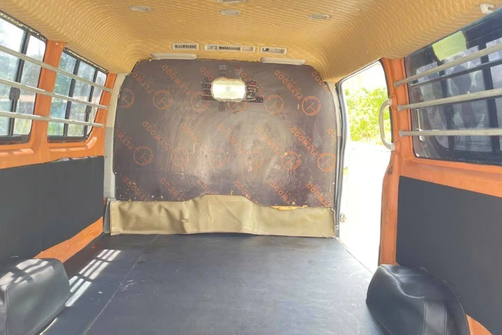 Toyota Hiace 2010