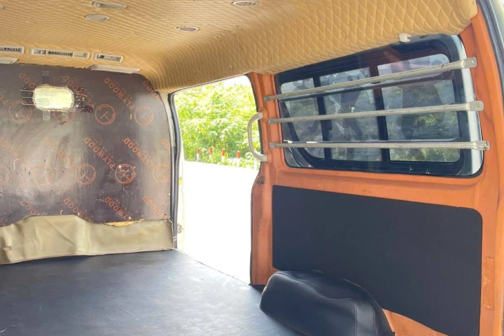 Toyota Hiace 2010