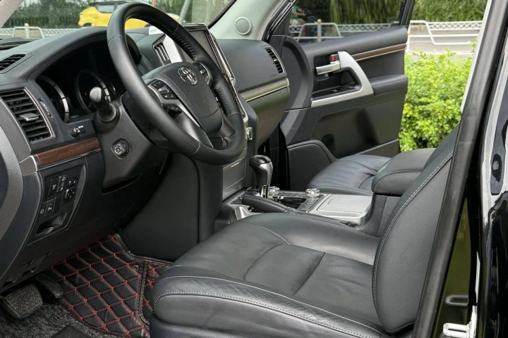 Toyota Land Cruiser 2020