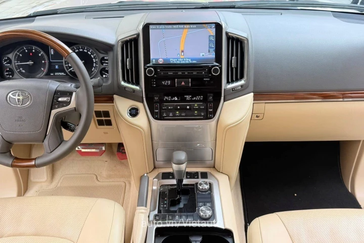 Toyota Land Cruiser 2016