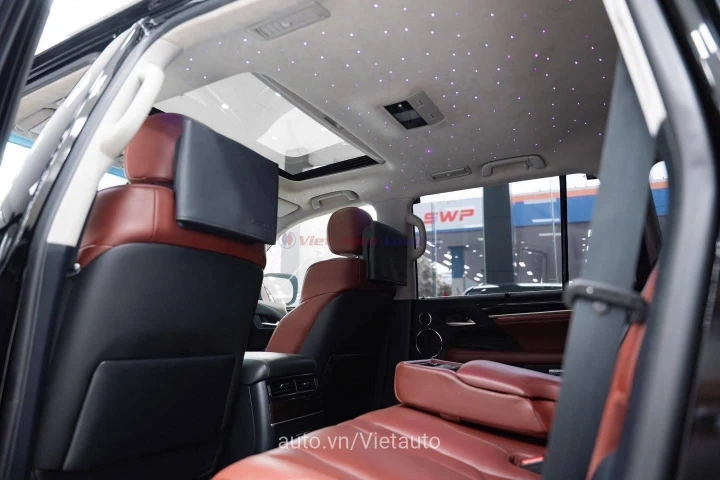 Lexus LX 2018