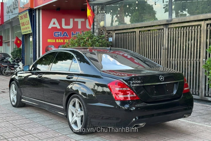 Mercedes-Benz S-Class 2010