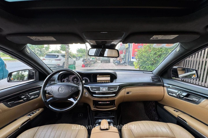 Mercedes-Benz S-Class 2010
