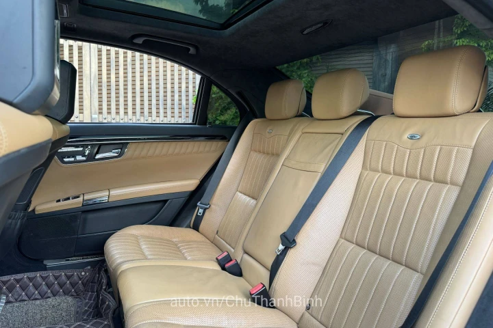 Mercedes-Benz S-Class 2010
