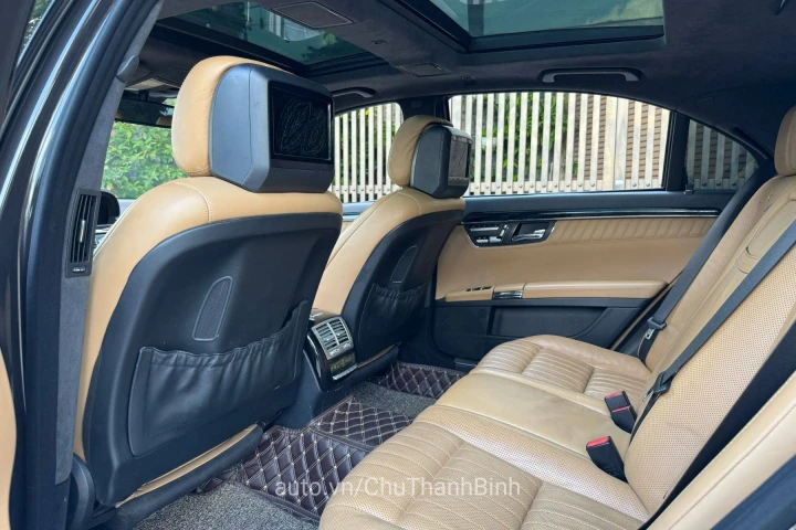 Mercedes-Benz S-Class 2010