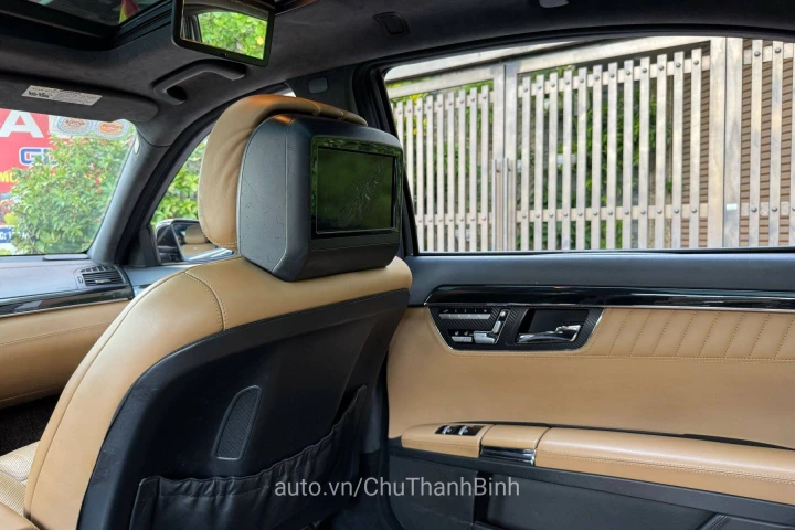 Mercedes-Benz S-Class 2010