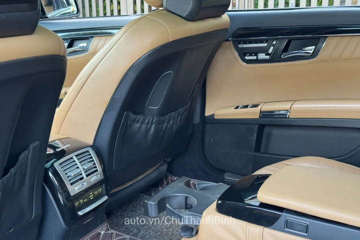 Mercedes-Benz S-Class 2010
