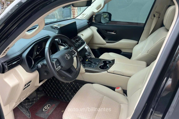 Toyota Land Cruiser 2024