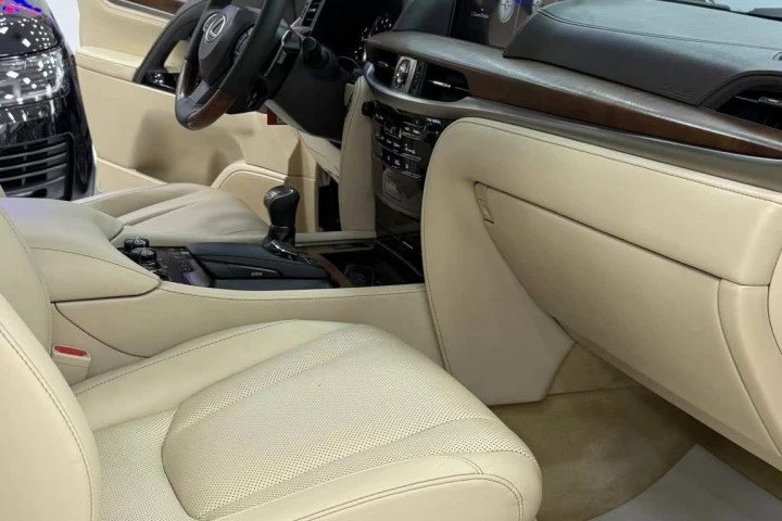Lexus LX 2019