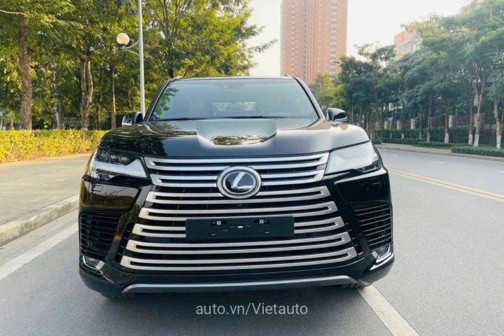 Lexus LX 2025