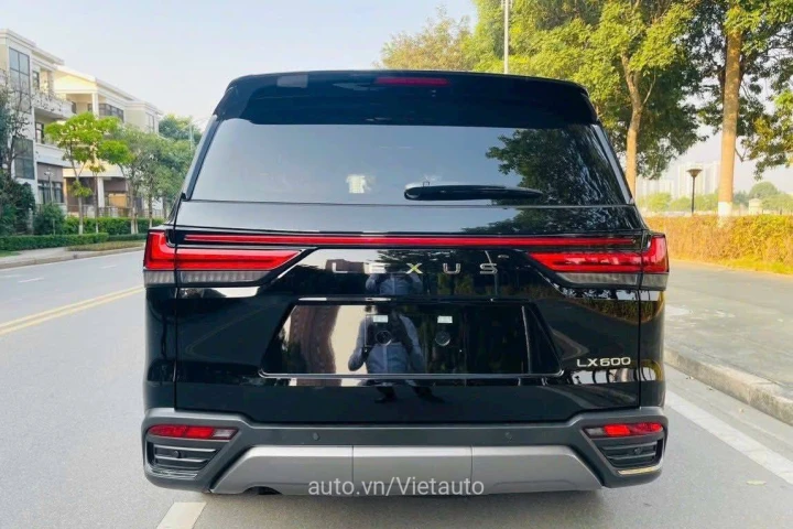Lexus LX 2025