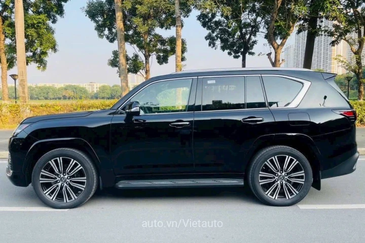 Lexus LX 2025
