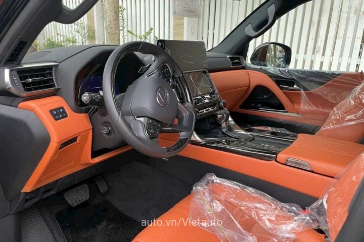 Lexus LX 2025
