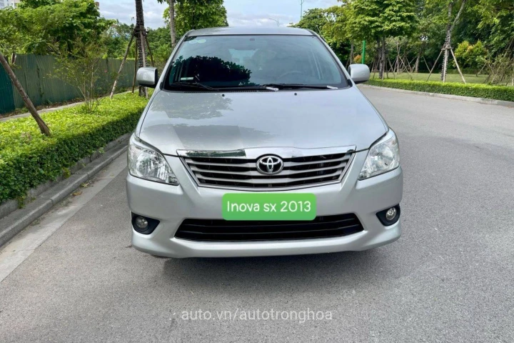 Toyota Innova 2013