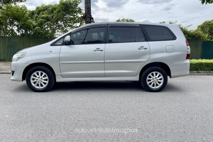 Toyota Innova 2013