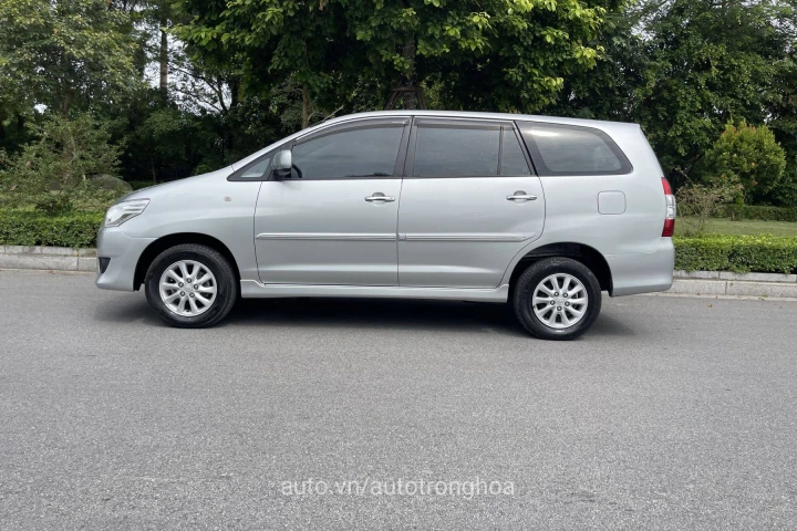 Toyota Innova 2013
