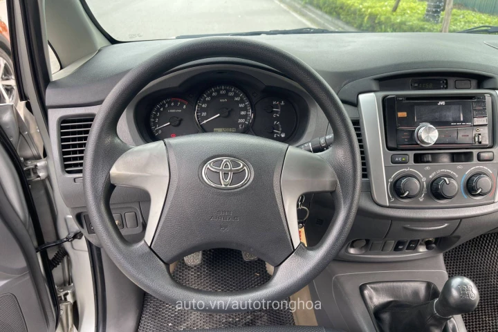 Toyota Innova 2013