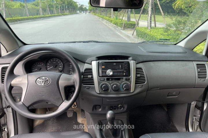 Toyota Innova 2013
