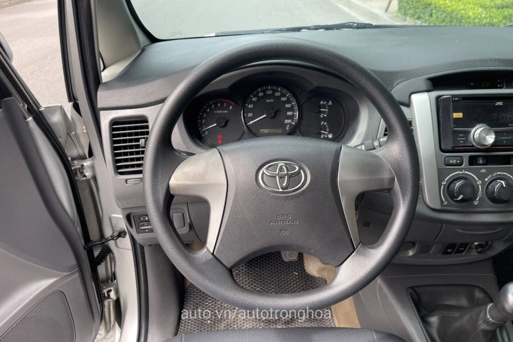 Toyota Innova 2013