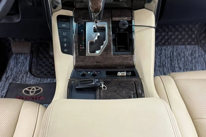 Toyota Alphard 2022