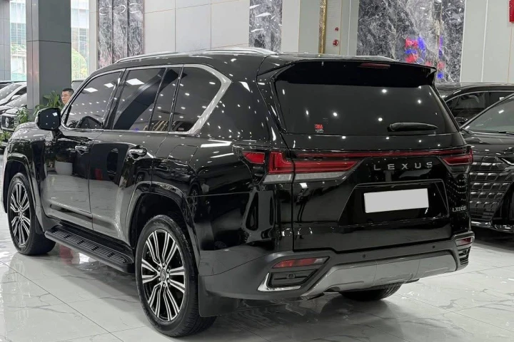 Lexus LX 2023