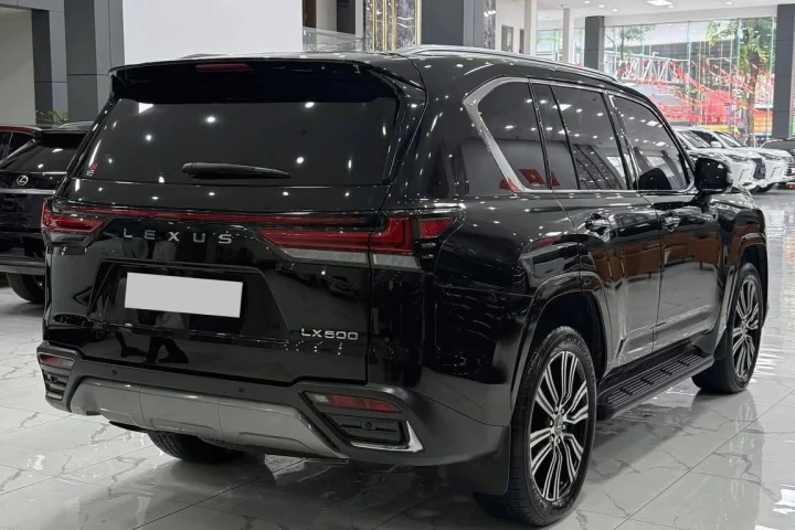 Lexus LX 2023