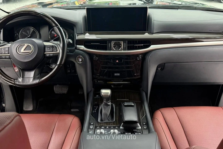 Lexus LX 2018