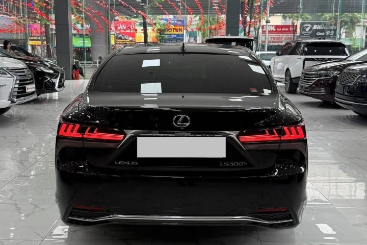 Lexus LS 2025