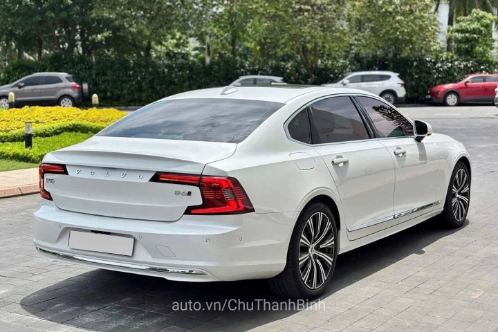 Volvo S90 2023