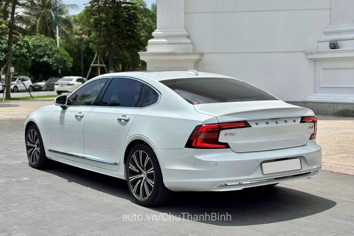 Volvo S90 2023