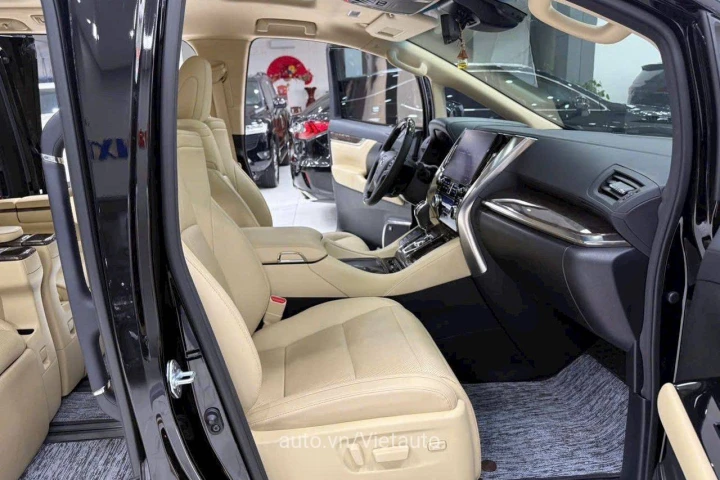 Toyota Alphard 2022
