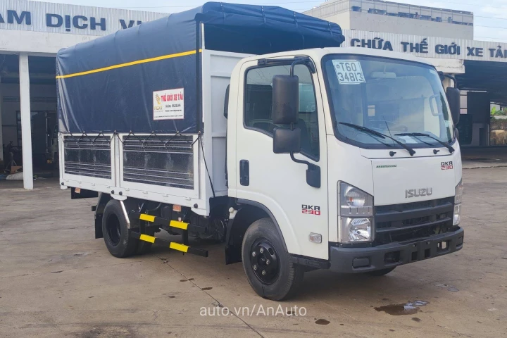 Isuzu Xe tải thùng 2025