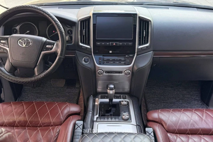 Toyota Land Cruiser 2020