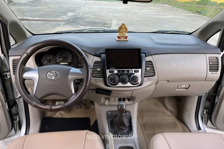 Toyota Innova 2.0E 2014