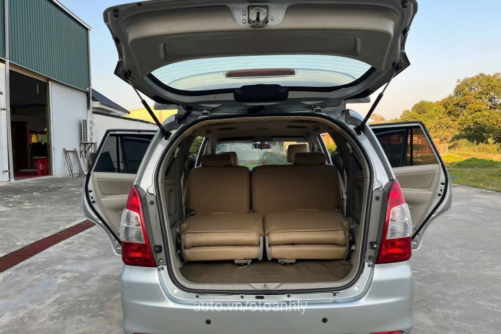 Toyota Innova 2.0E 2014