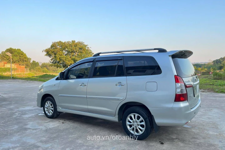Toyota Innova 2.0E 2014