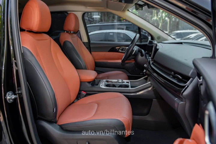 Kia Carnival Signature Dầu 2025