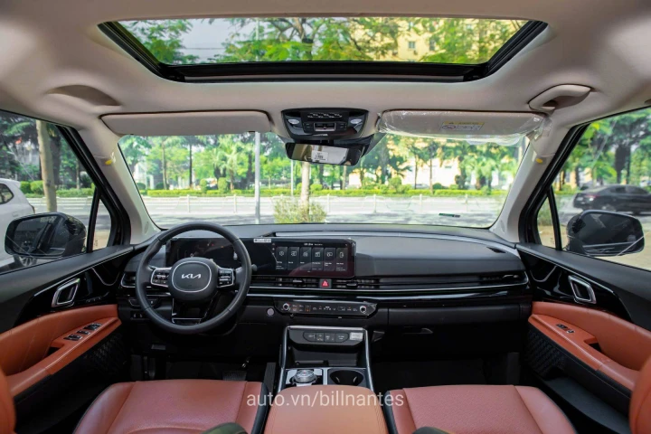 Kia Carnival Signature Dầu 2025