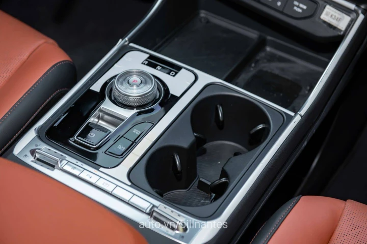 Kia Carnival Signature Dầu 2025