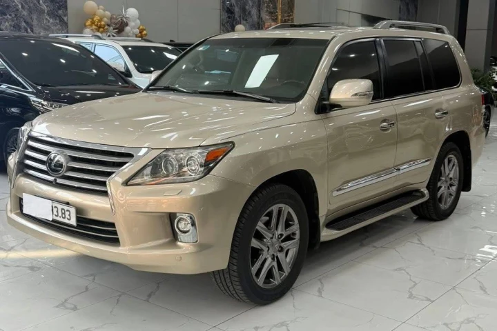 Lexus LX 2014