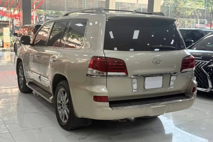 Lexus LX 2014