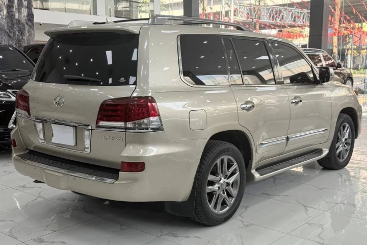 Lexus LX 2014