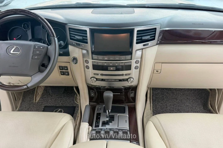 Lexus LX 2014