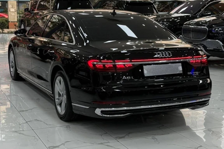 Audi A8 2024